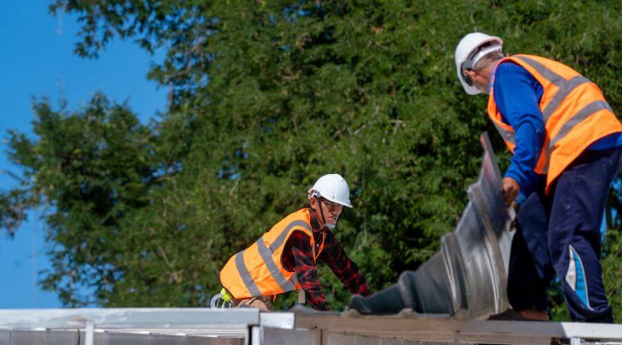 Roof maintenance in Indian, AK